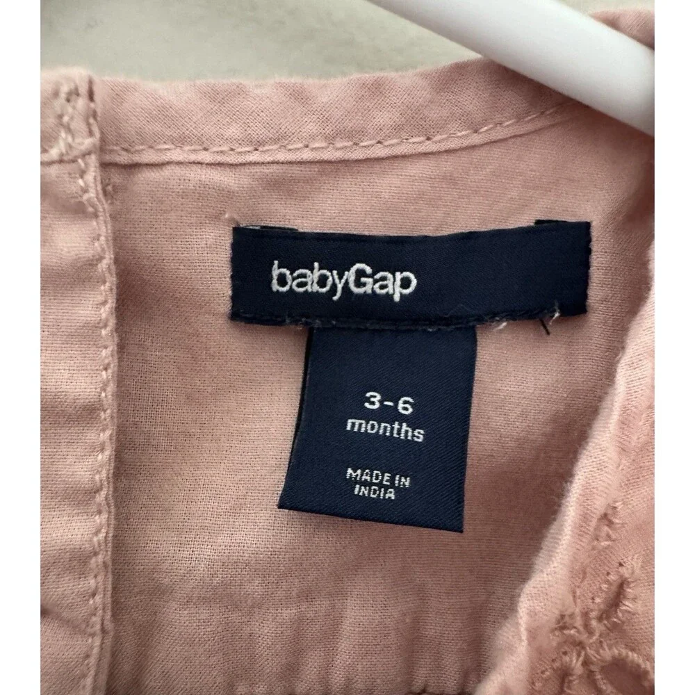 BabyGap 3/6 Pink Eyelet Ruffle Sleeveless Bubble Romper One-Piece Flutter Sleeve